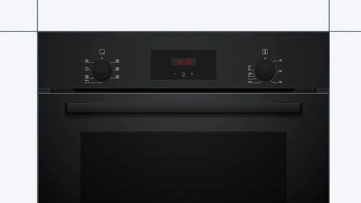 Bosch HBF133BA1 Inbouwoven 66L - Zwart