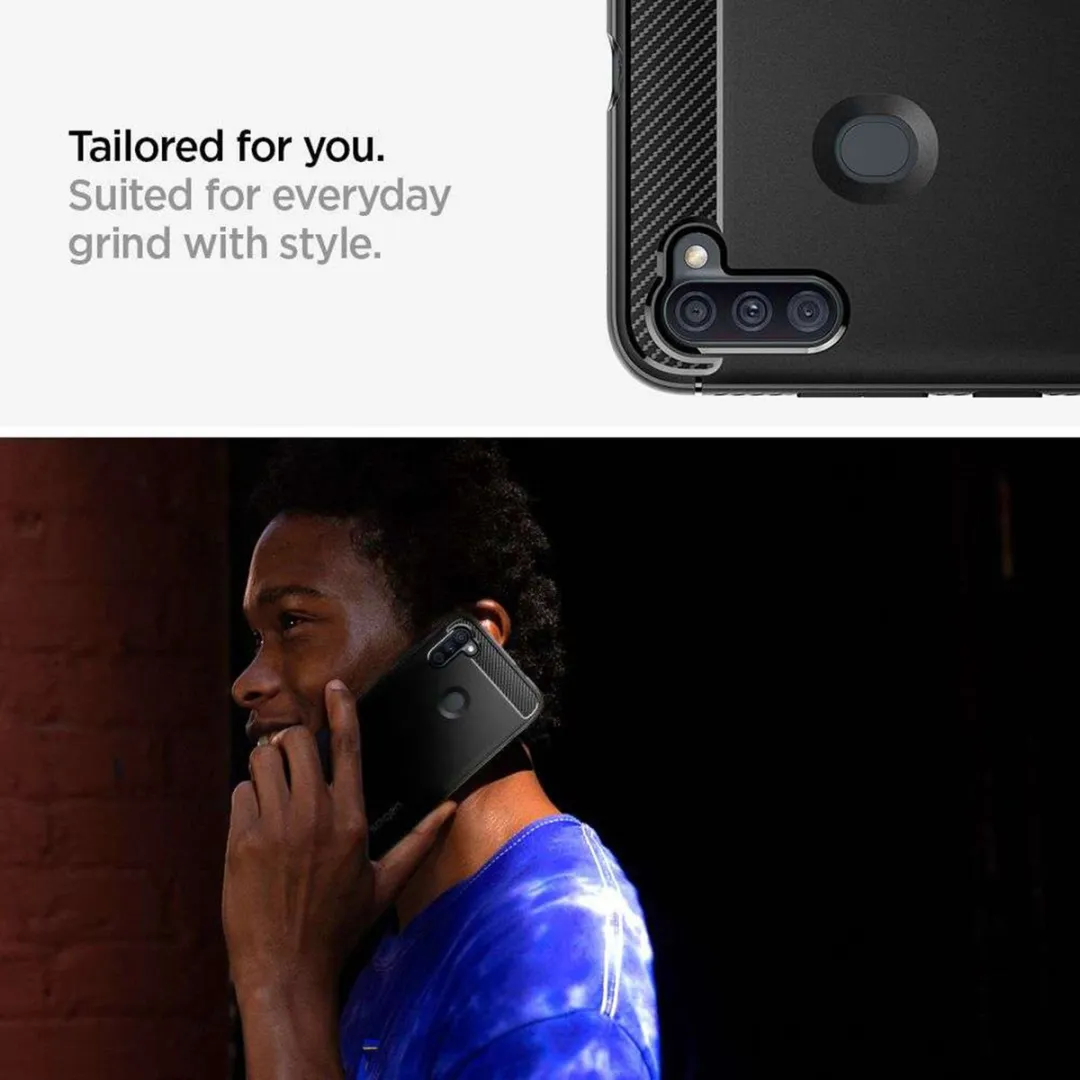 Spigen Rugged Armor Hoesje 4884233 - Zwart