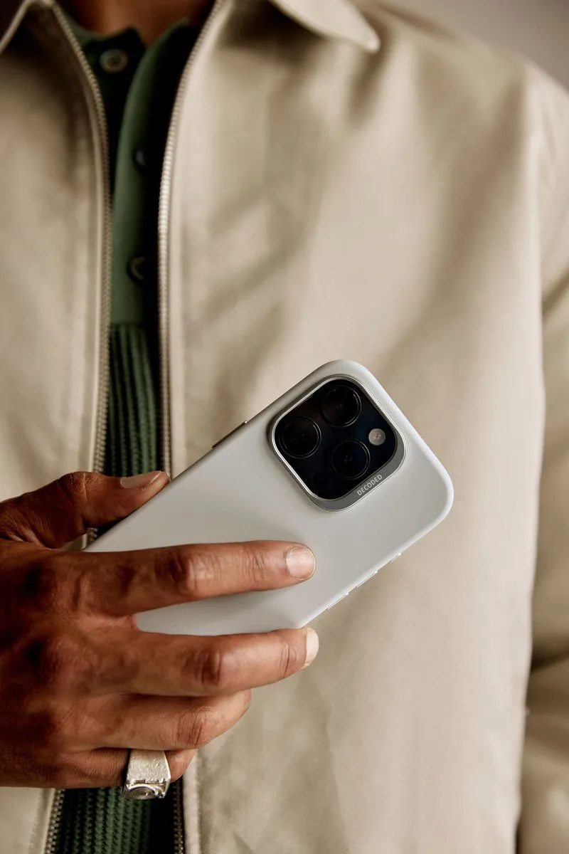 Decoded Siliconen Hoesje iPhone 16 Pro - Stone Grijs - afbeelding 6 van 6