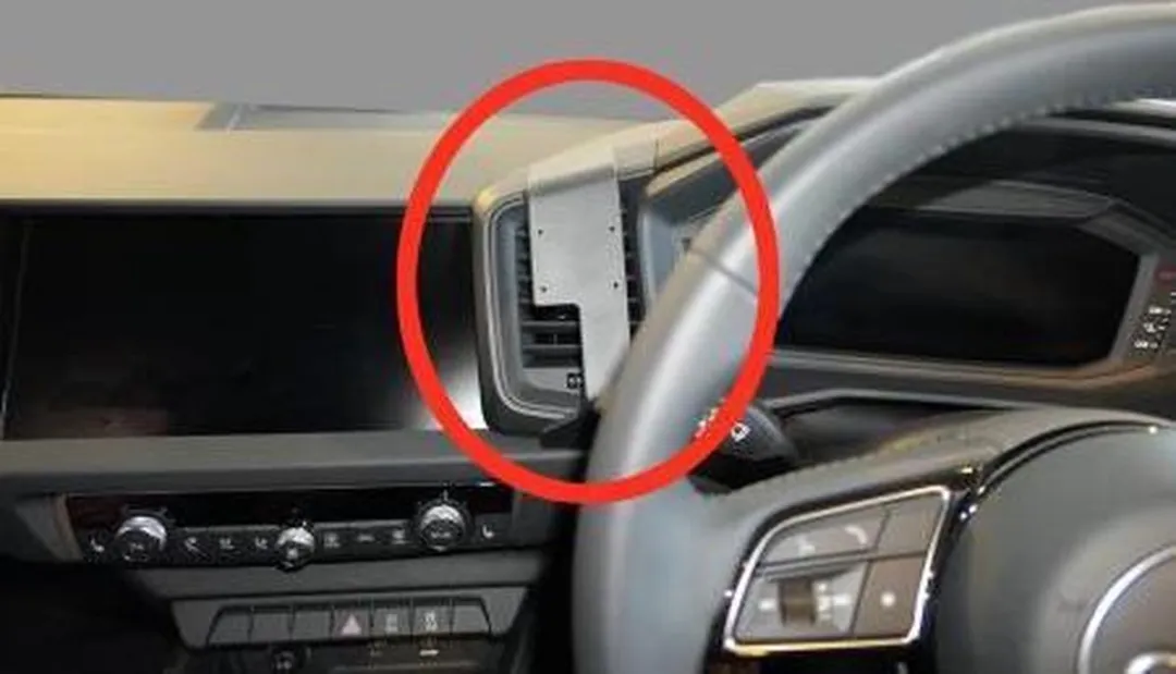 Brodit ProClip Audi A1 19- Center Mount RHD