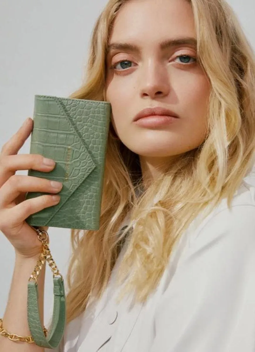 iDeal of Sweden Envelope Clutch iPhone 8/7/6/6s/SE - Sage Groene - afbeelding 6 van 6
