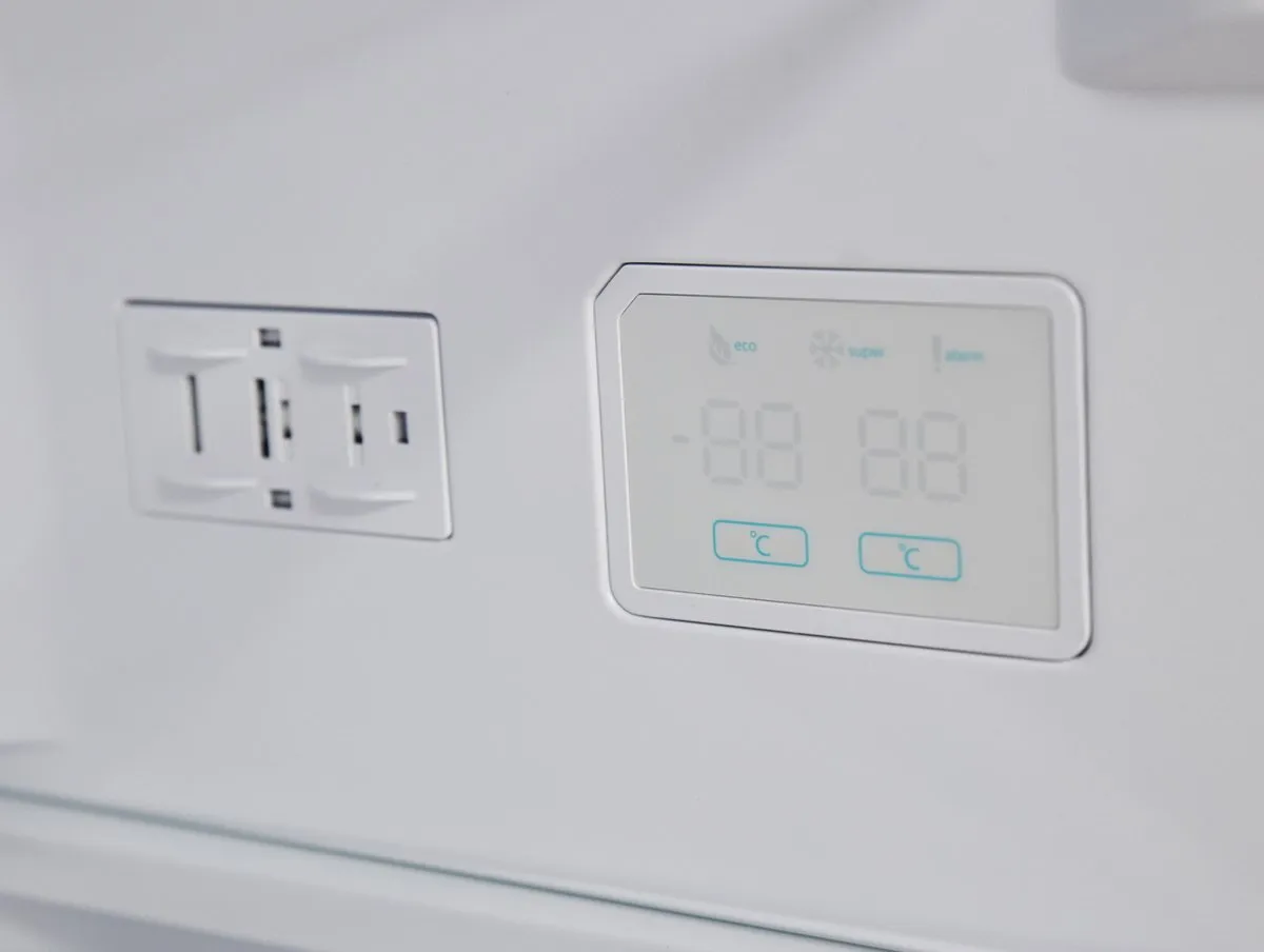 Sharp SJ-NBA05DMXWD-EU Koel-vriescombinatie 270L - No-Frost Wit