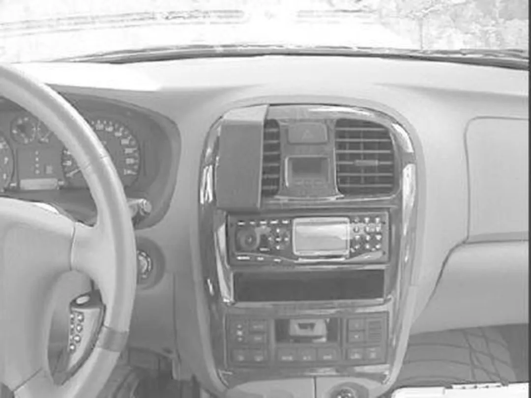 Brodit ProClip Kia Magentis 2001-2006 Center Mount