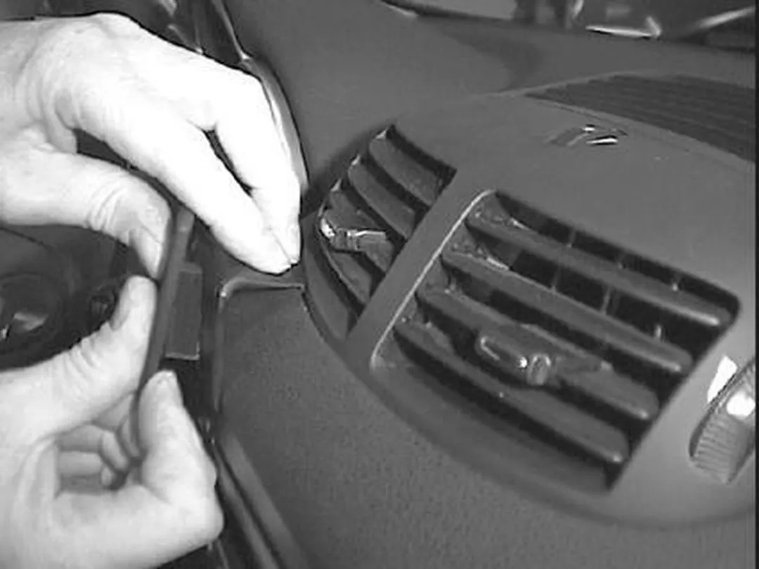 Brodit ProClip 852865 Center Mount Alfa Romeo 147/GT - Zwart