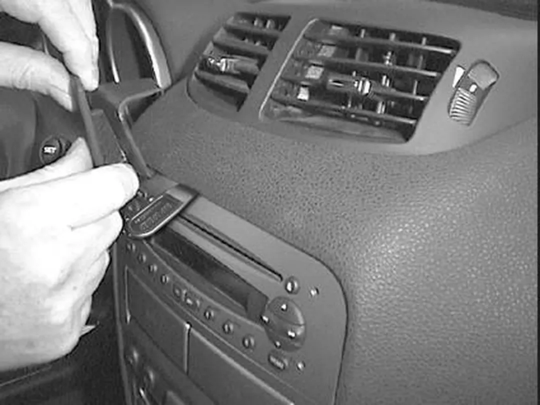 Brodit ProClip 852865 Center Mount Alfa Romeo 147/GT - Zwart