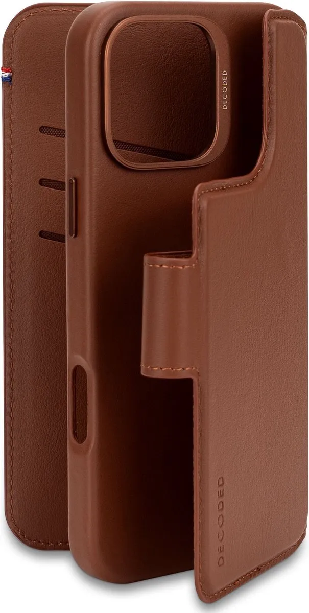 Decoded D25IPO16PMDW5TN Wallet Case iPhone 16 Pro Max - 3 Pasjes - Bruin