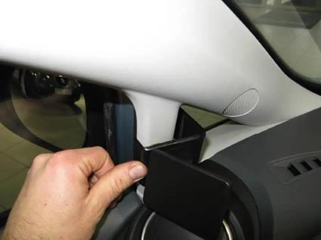 Brodit ProClip Seat Ibiza 2009-2017 Left Mount - Zwart