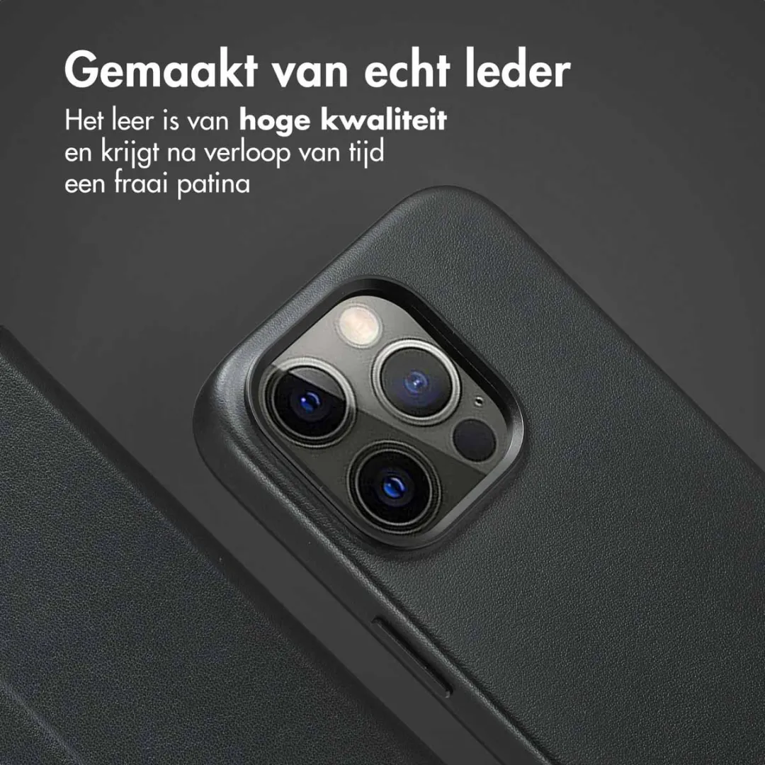Accezz Hoesje iPhone 15 Pro Leather Bookcase 2-in-1 - 3 Pasjes - Zwart