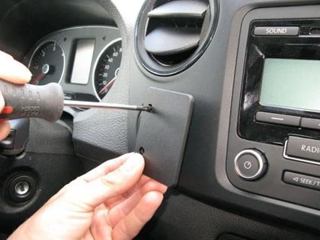Brodit ProClip 854601 Volkswagen Amarok 2011-2016 Center Mount - Zwart