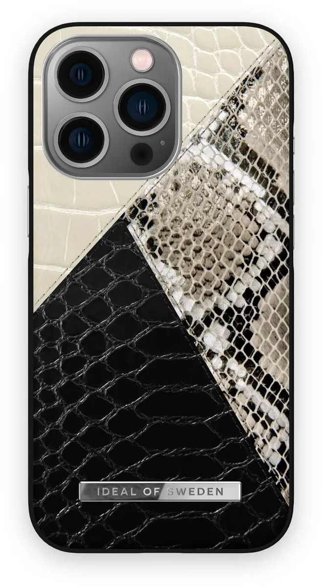 iDeal of Sweden iPhone 13 Pro Fashion Case Night Sky Snake