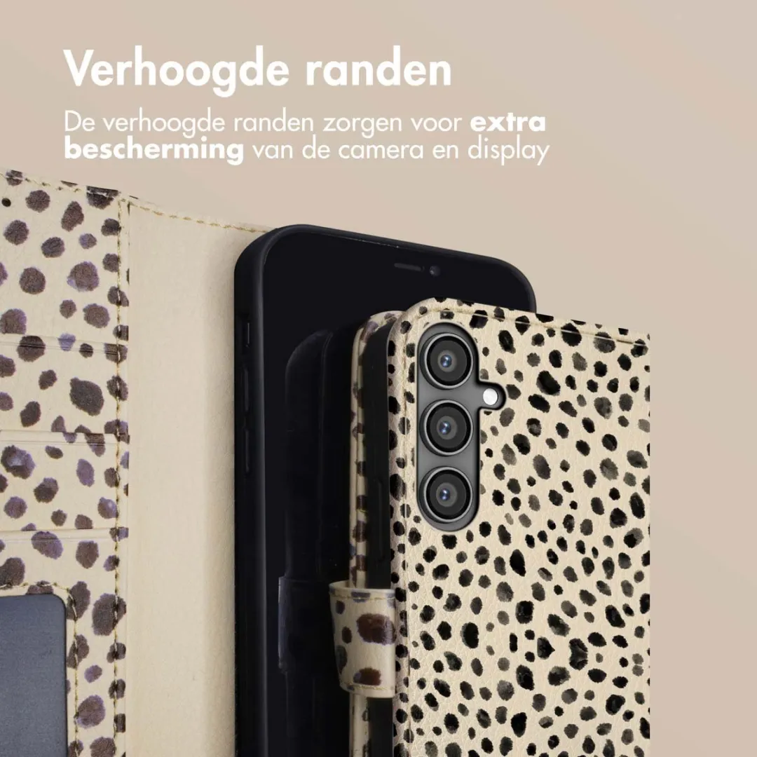 Imoshion Samsung Galaxy S23 FE Hoesje - Black And White Dots - 3 Pasjes