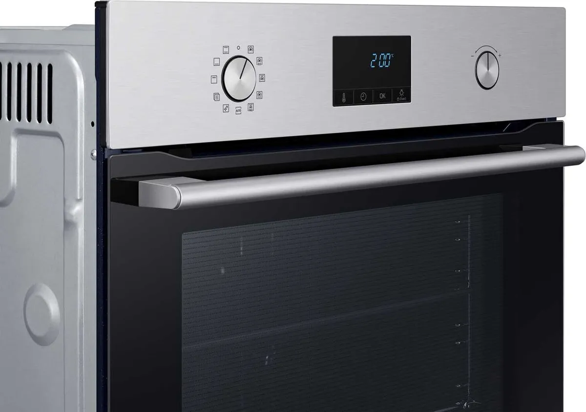 Samsung NV68A1170BS Koelkast - 68L - 1700W - Zwart/Roestvrijstaal