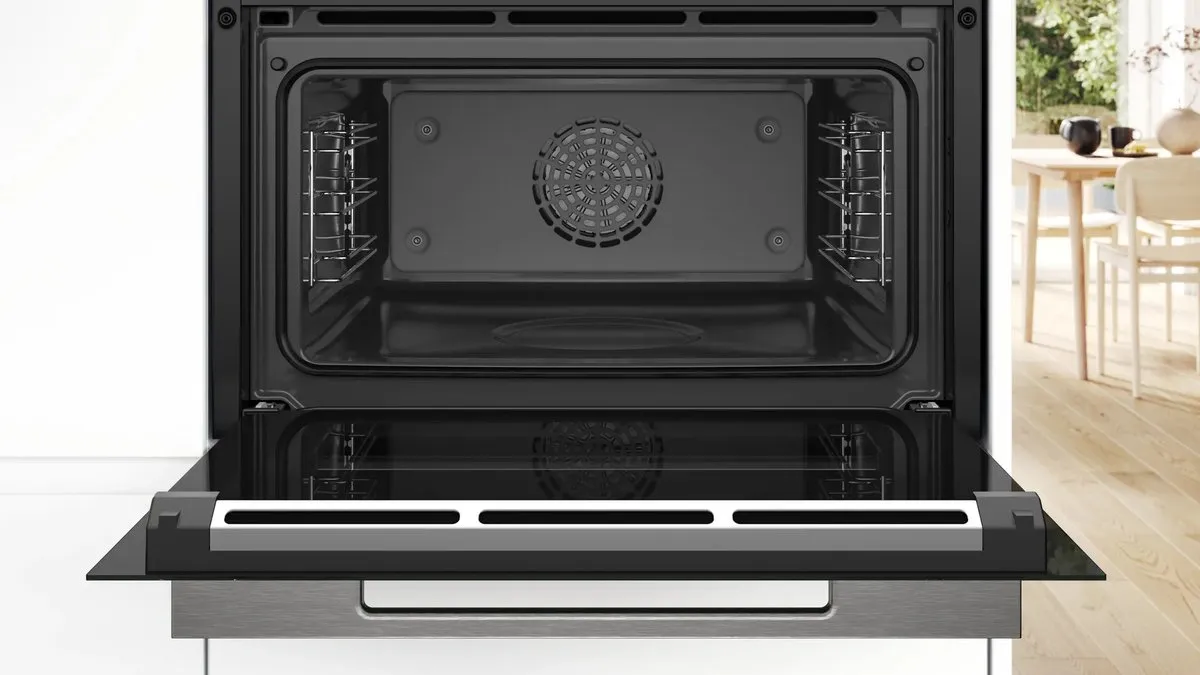 Bosch Serie 8 CSG7364B1 Inbouwstoomoven 47L - Zwart