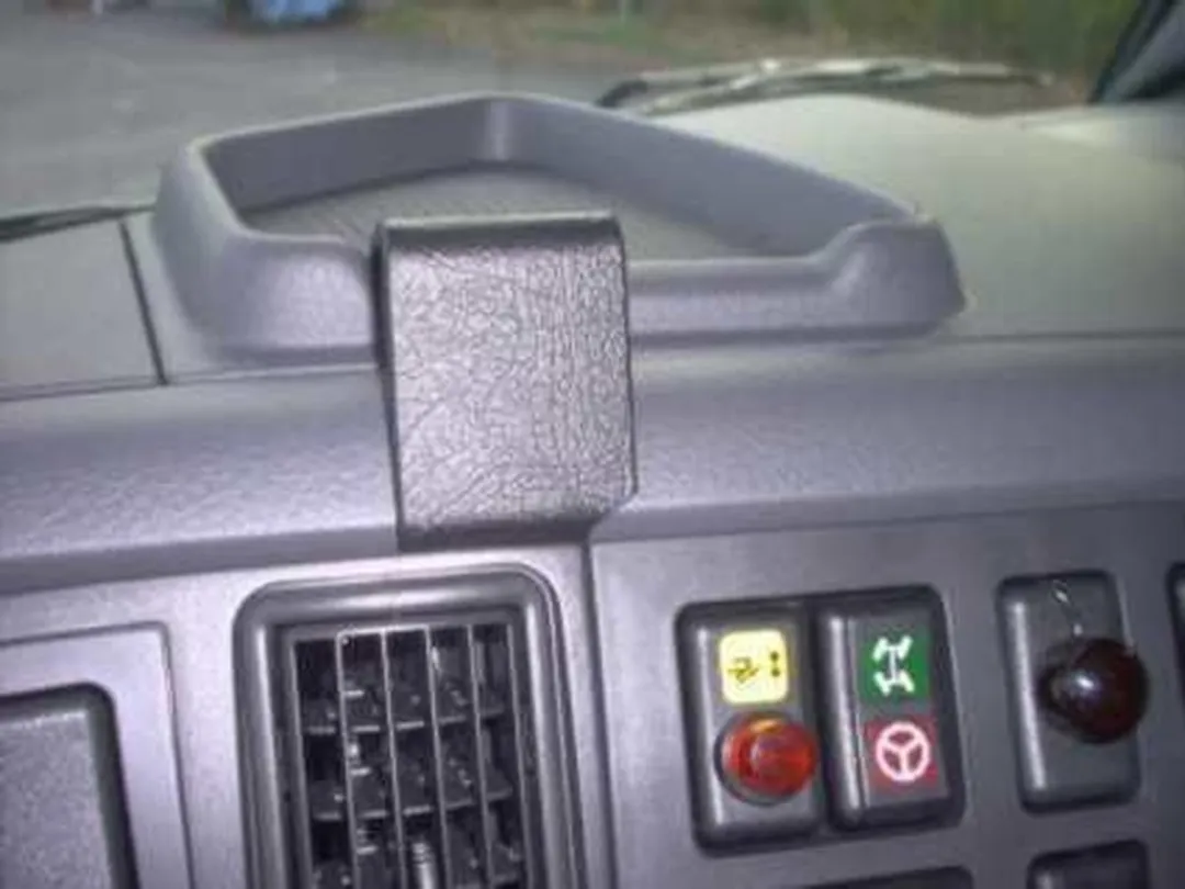 Brodit ProClip Angled Mount Volvo FH/FM/NH 2003-2007
