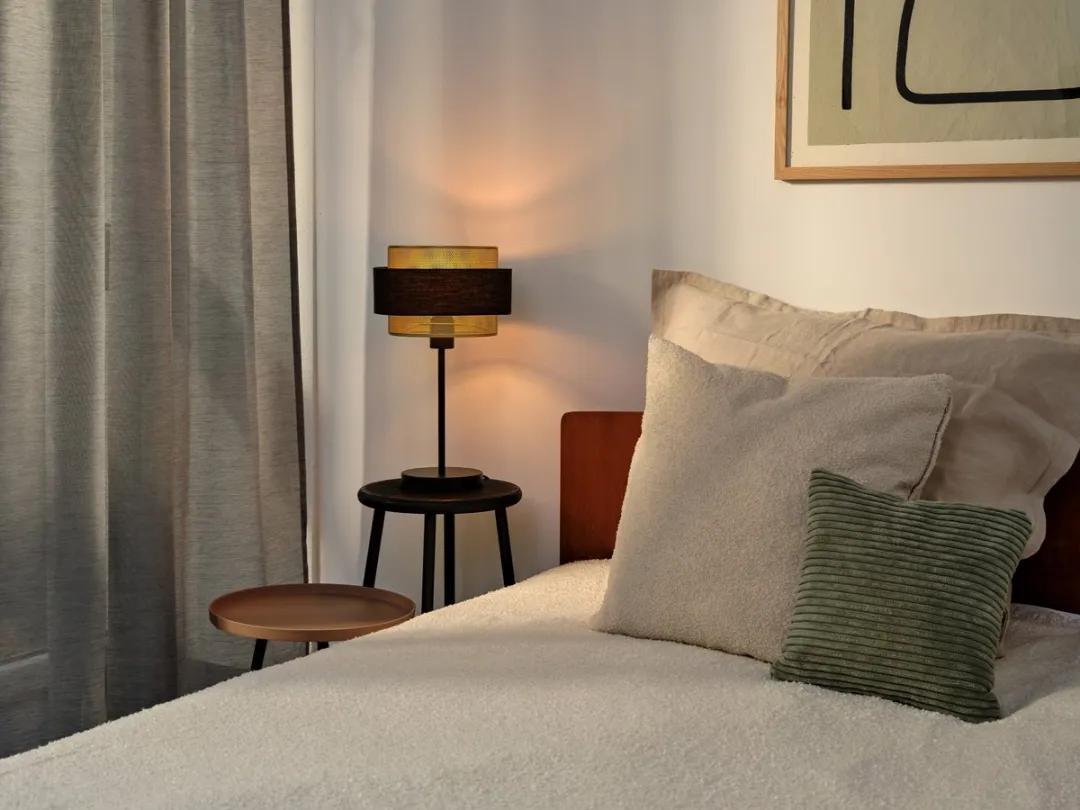 Osram Decor Hornet Tafellamp E27 - Zwart/Goud - afbeelding 6 van 6