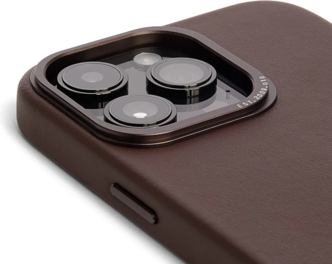 Decoded Back Cover iPhone 14 Pro Max - Donker Bruin
