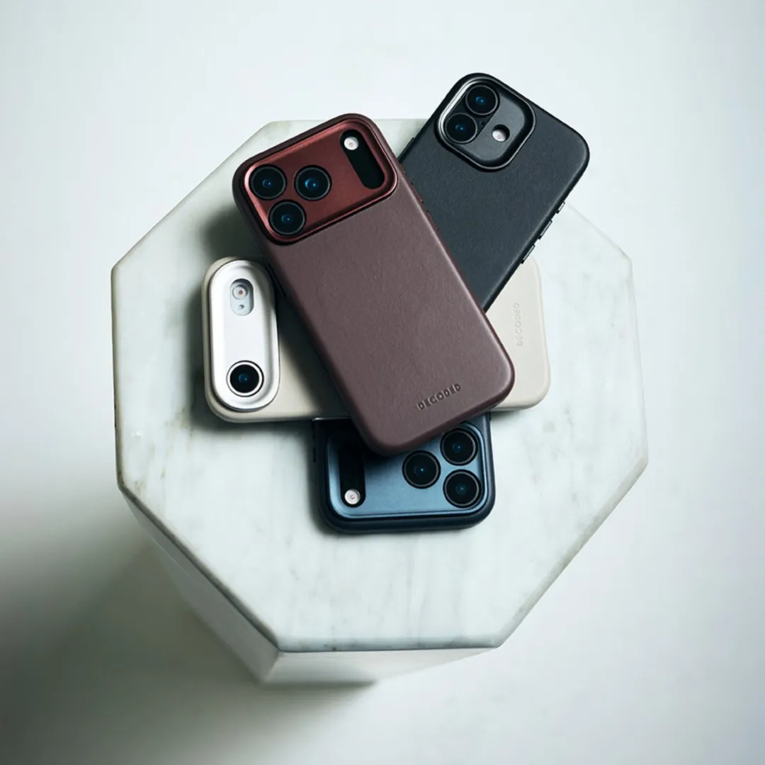 DECODED Leren Hoesje Geschikt voor iPhone 17 - Gemaakt van Premium ECCO Leer - Geschikt voor MagSafe - Navy Blauw