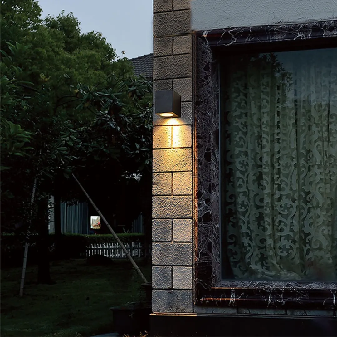Lybardo Wandlamp Buiten + Philips GU10 Spot 3.5W - Zwart
