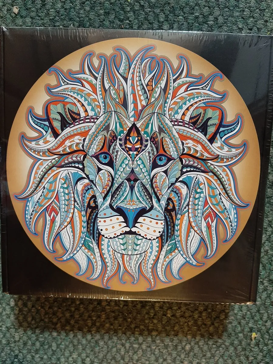 Round flat puzzle  Lion