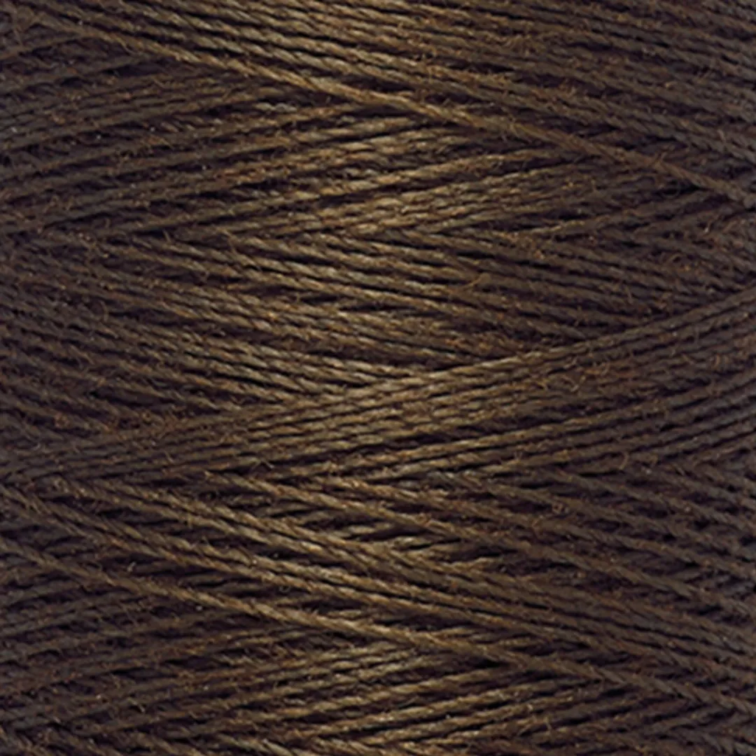 Gutermann Polyester Naaigaren 816 - 200m - Bruin - afbeelding 2 van 5