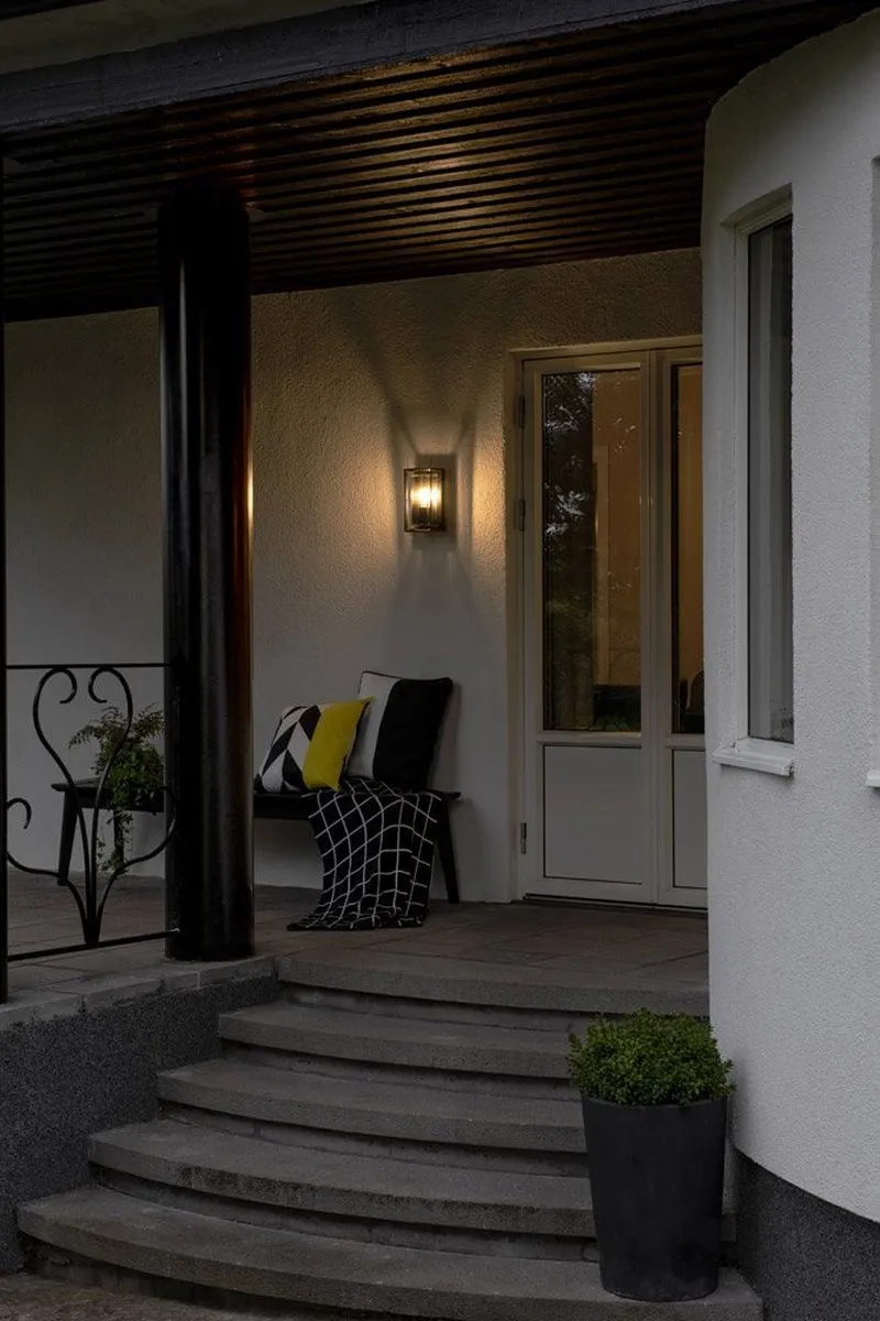 Konstsmide Brindisi Wandlamp Buiten E27 - IP44 - Zwart
