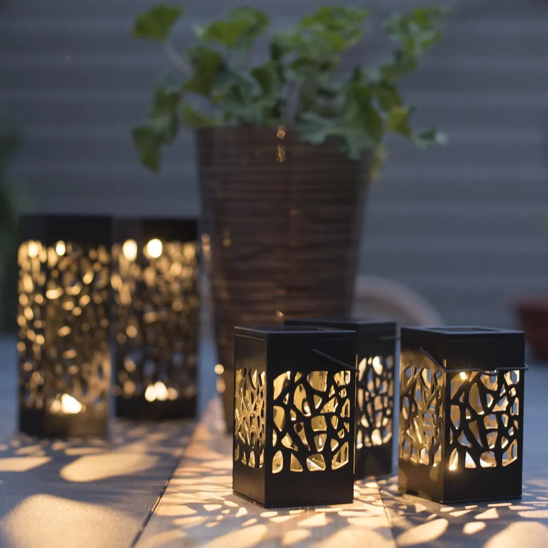 Star Trading Izola Mini Solar Padverlichting - 3 Stuks - Zwart - afbeelding 4 van 5