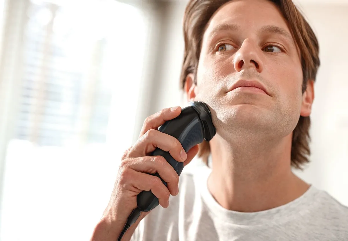 Philips Shaver 1000 Series S1100/04 Scheerapparaat - 3 Mesjes - Zwart