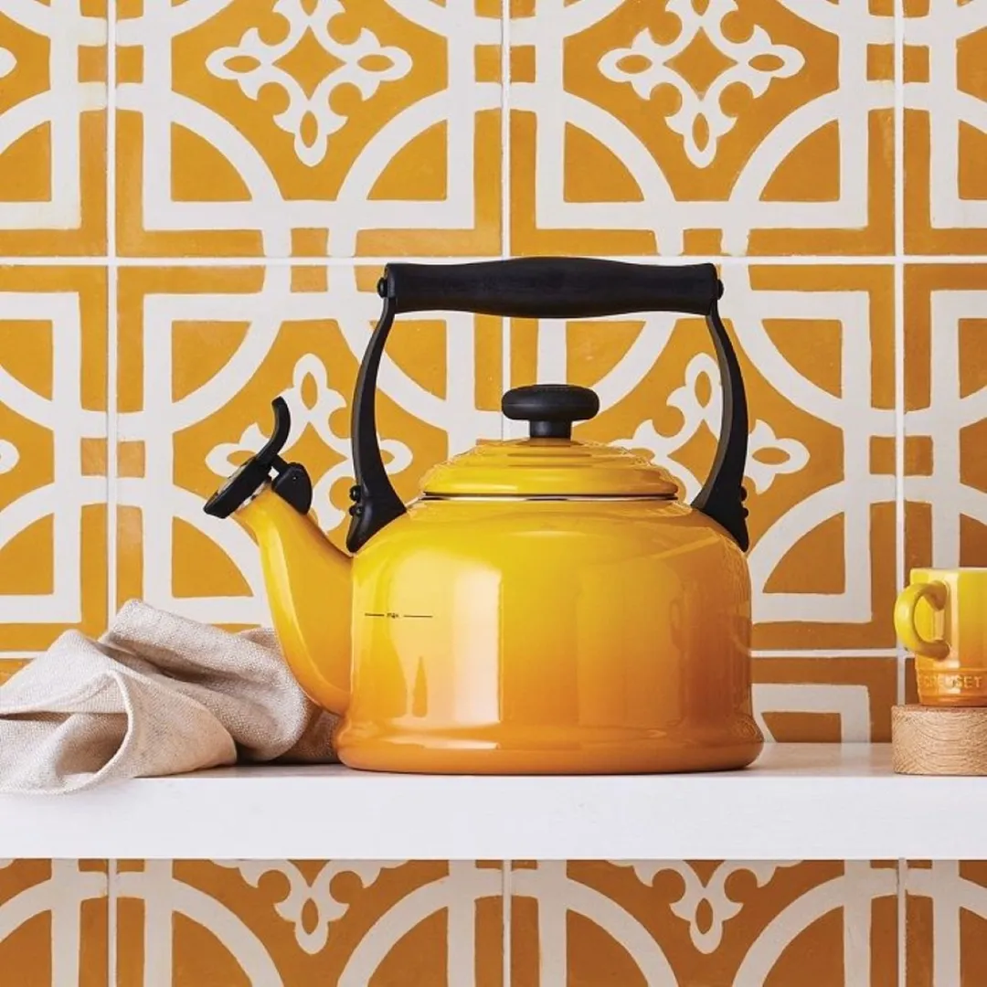 Le Creuset Tradition Fluitketel 2,1L - Geel