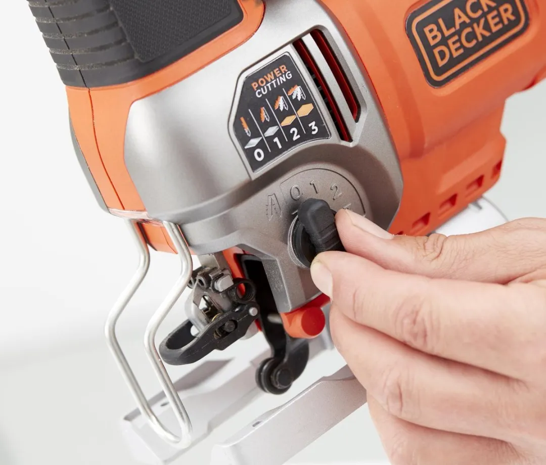 BLACK+DECKER BES610K-QS Pendeldecoupeerzaag 650W - met koffer - afbeelding 6 van 6