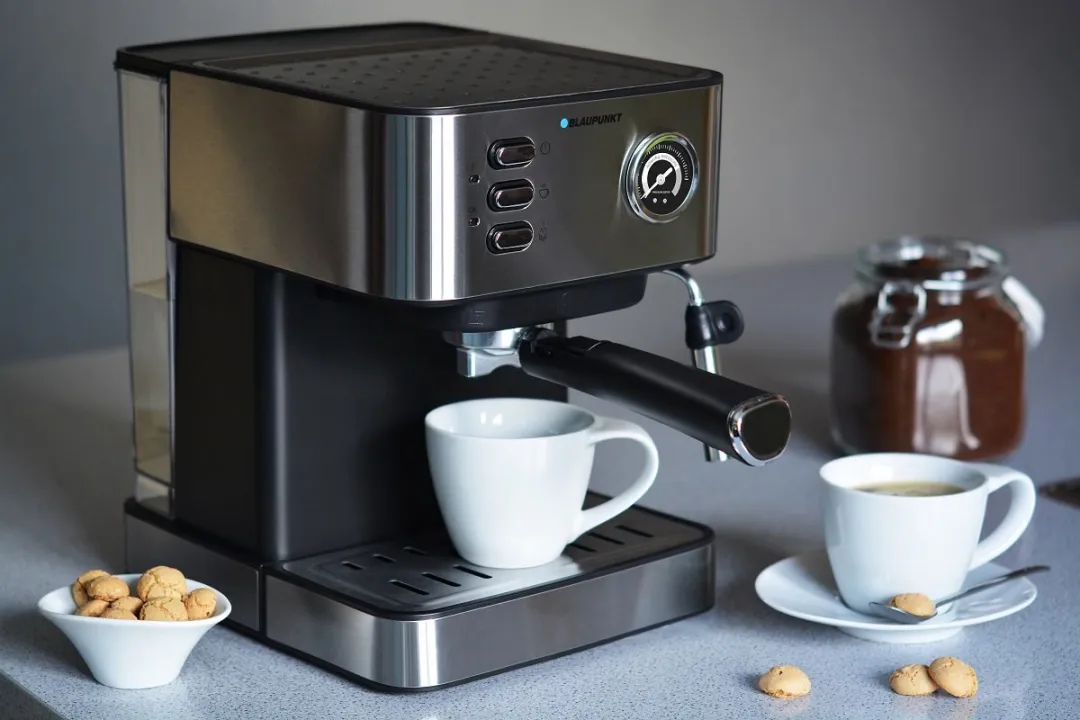 Blaupunkt CMP312 Espressomachine - 15 Bar - 1.6L - 850W - Zwart - afbeelding 4 van 6
