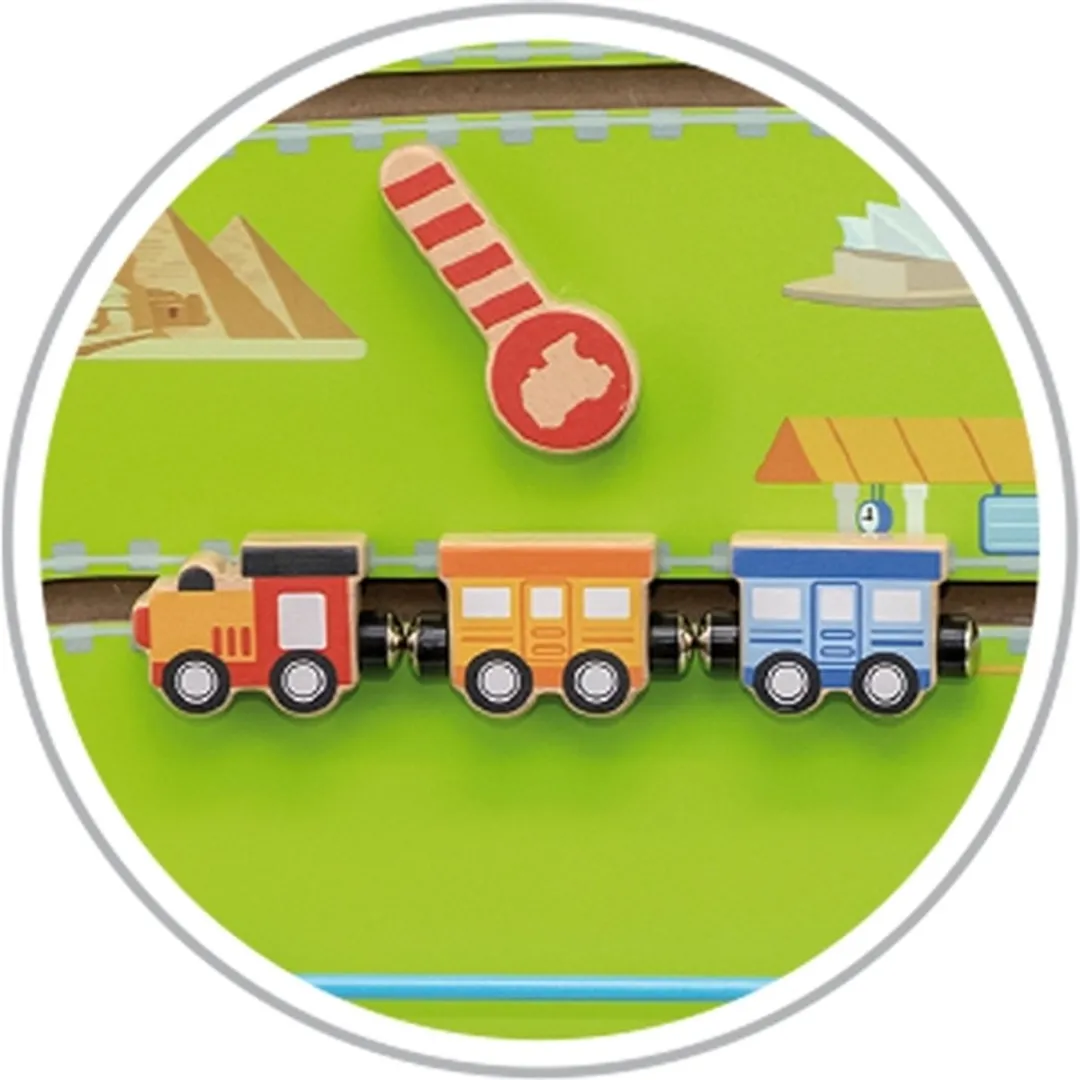 Vigatoys Houten Wandspeelbord Trein - 190cm - Rood-Blauw-Groen