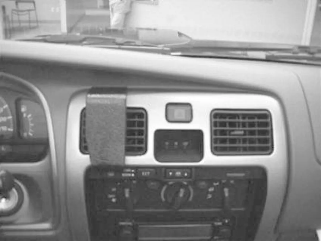 Brodit ProClip Toyota 4Runner 1999-2002 Center Mount