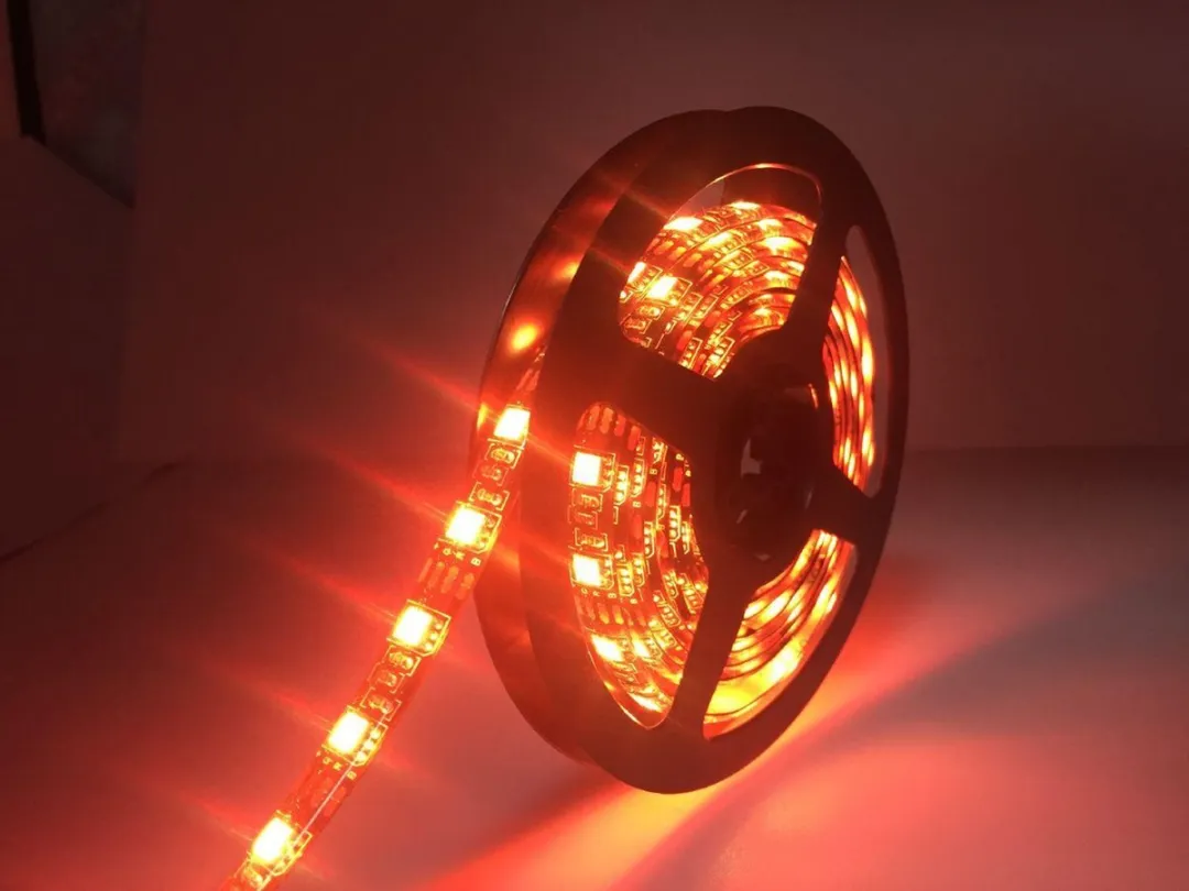 NÖRDIC LED-5M RGB LED Strip 5m - 300 LED/m - RGB Afstandsbediening