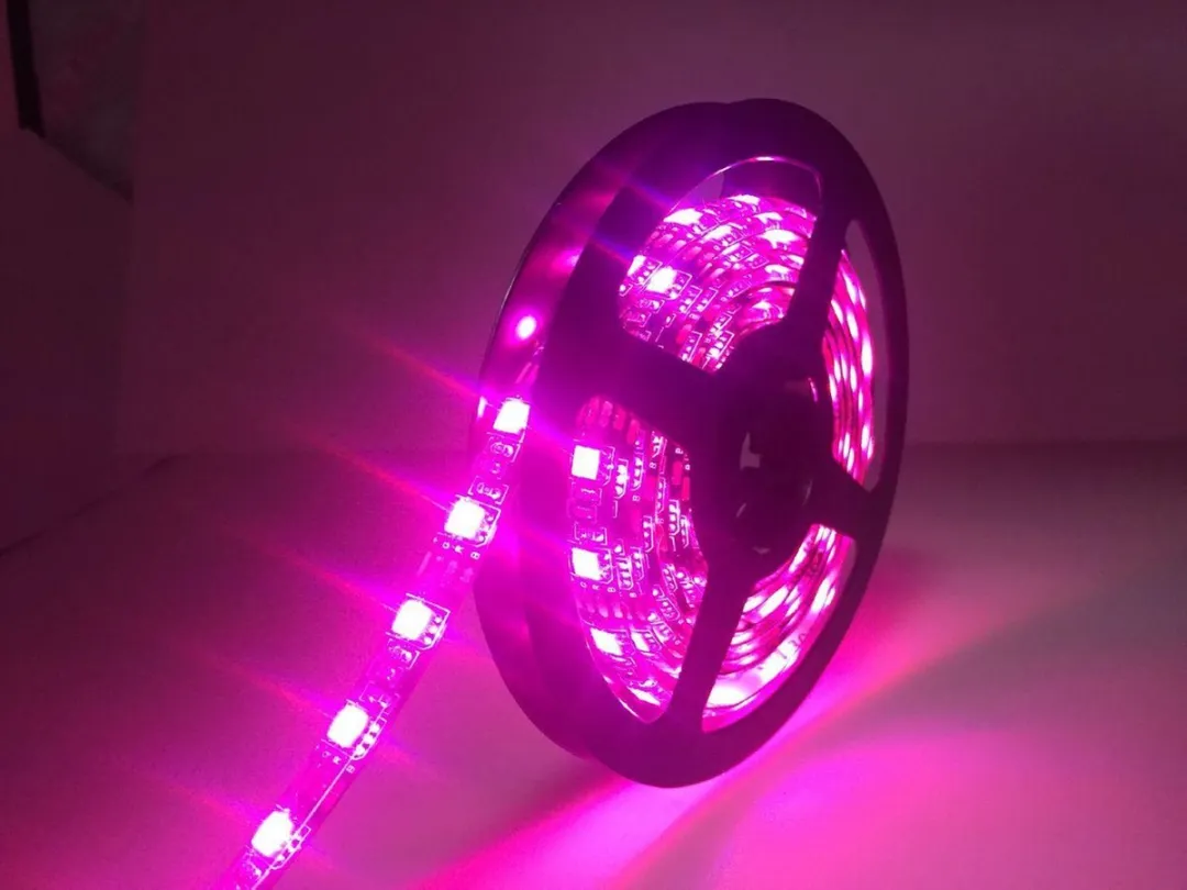 NÖRDIC LED-5M RGB LED Strip 5m - 300 LED/m - RGB Afstandsbediening