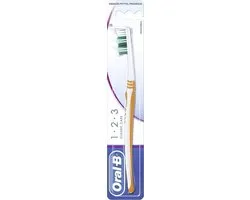 Oral-B Classic Care Medium Tandenborstel