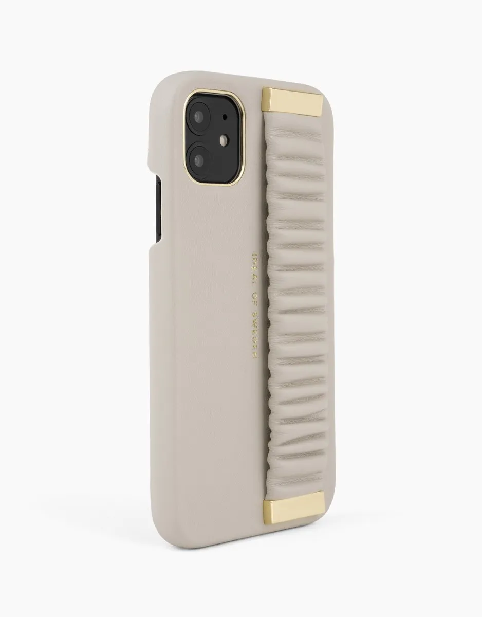 iDeal of Sweden Statement Case Top-Handle iPhone 11/XR - Ruffle Cream - 3 Pasjes