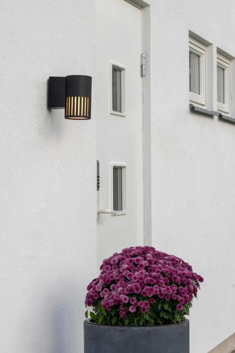 Konstsmide Buiten Wandlamp Pistoia - 1x15W E27 - Zwart Aluminium IP43