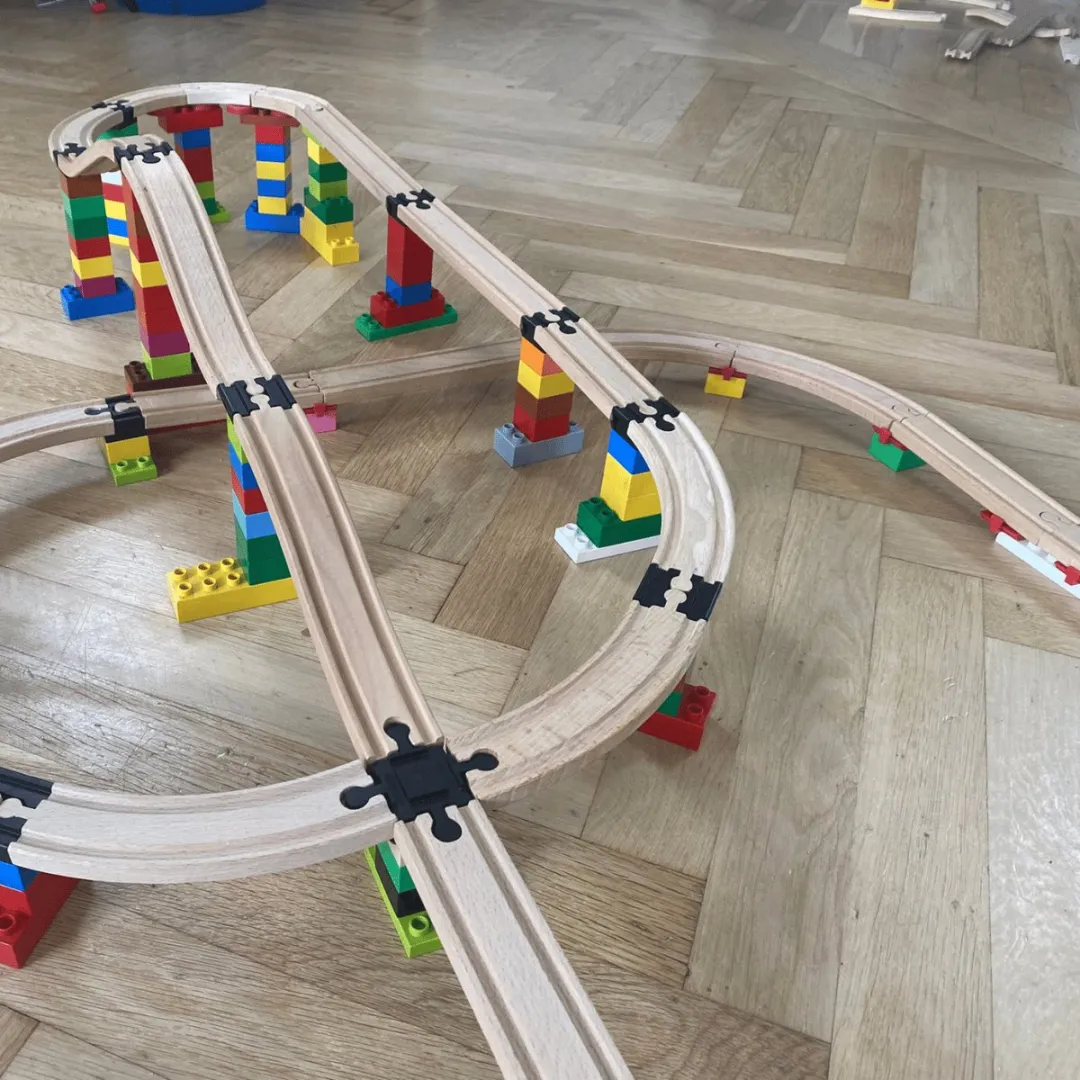 Allround Large - 33 Brio Adapters - Treinbaanonderdelen - Houten Treinbaan - geschikt voor bekende bouwstenen en treinbanen van o.a. Bandits & Angels