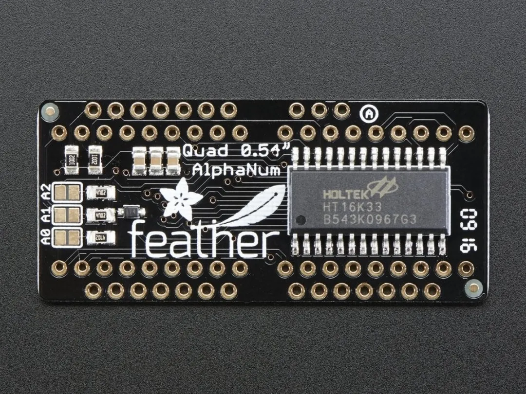 Adafruit 14-Segment Alphanumeric LED FeatherWing 3089 - Meerkleurig