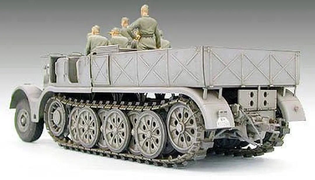Tamiya 35239 German SdKfz.9 Famo 18ton Halftrack Modelbouwpakket - 1:35 - Multi