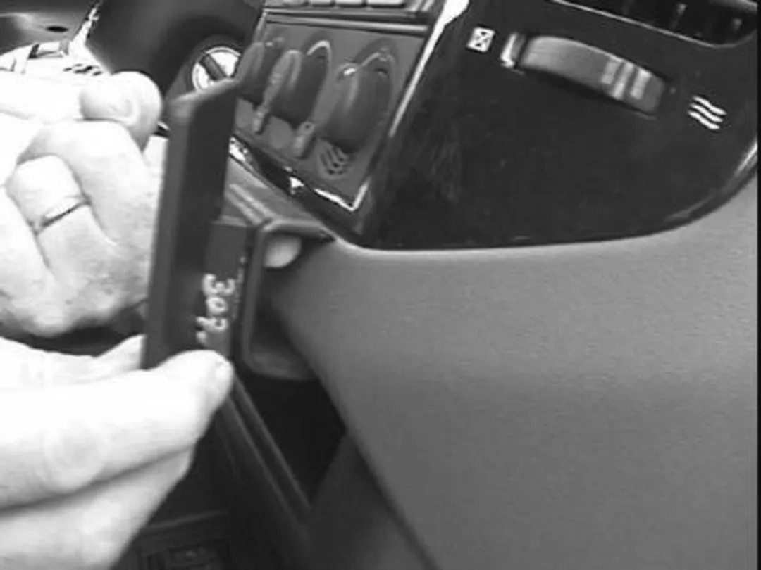 Brodit ProClip 852816 Houder - Mitsubishi Pajero/Shogun 2000-2006 - Zwart