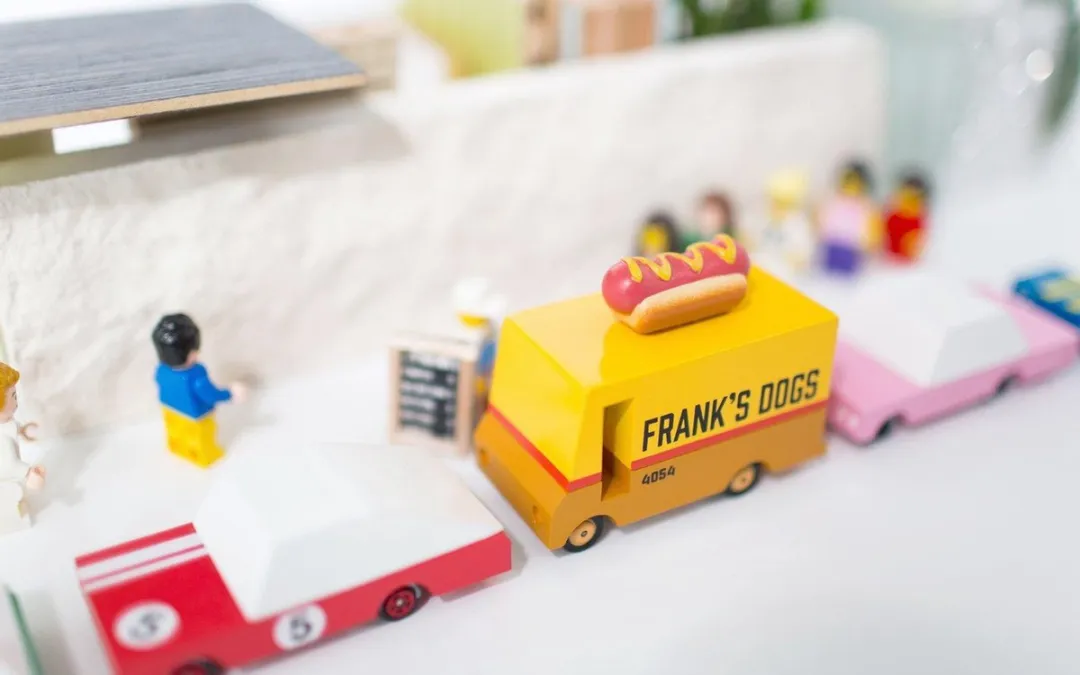 Candylab Candycar Vans Hot Dog Van F171 - Houten Diecast - 3+