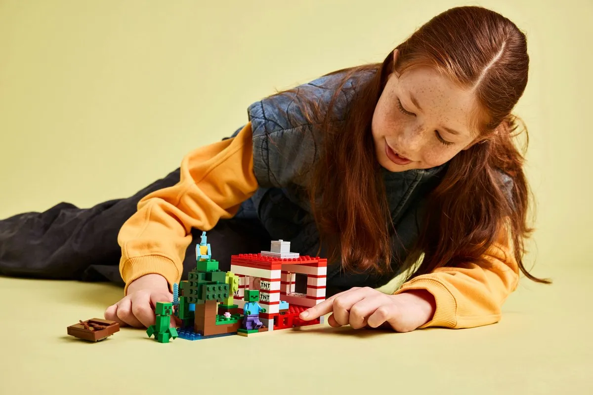 LEGO Minecraft Het TNT Junglehuis 21275 - 287 Stukken - Multicolor
