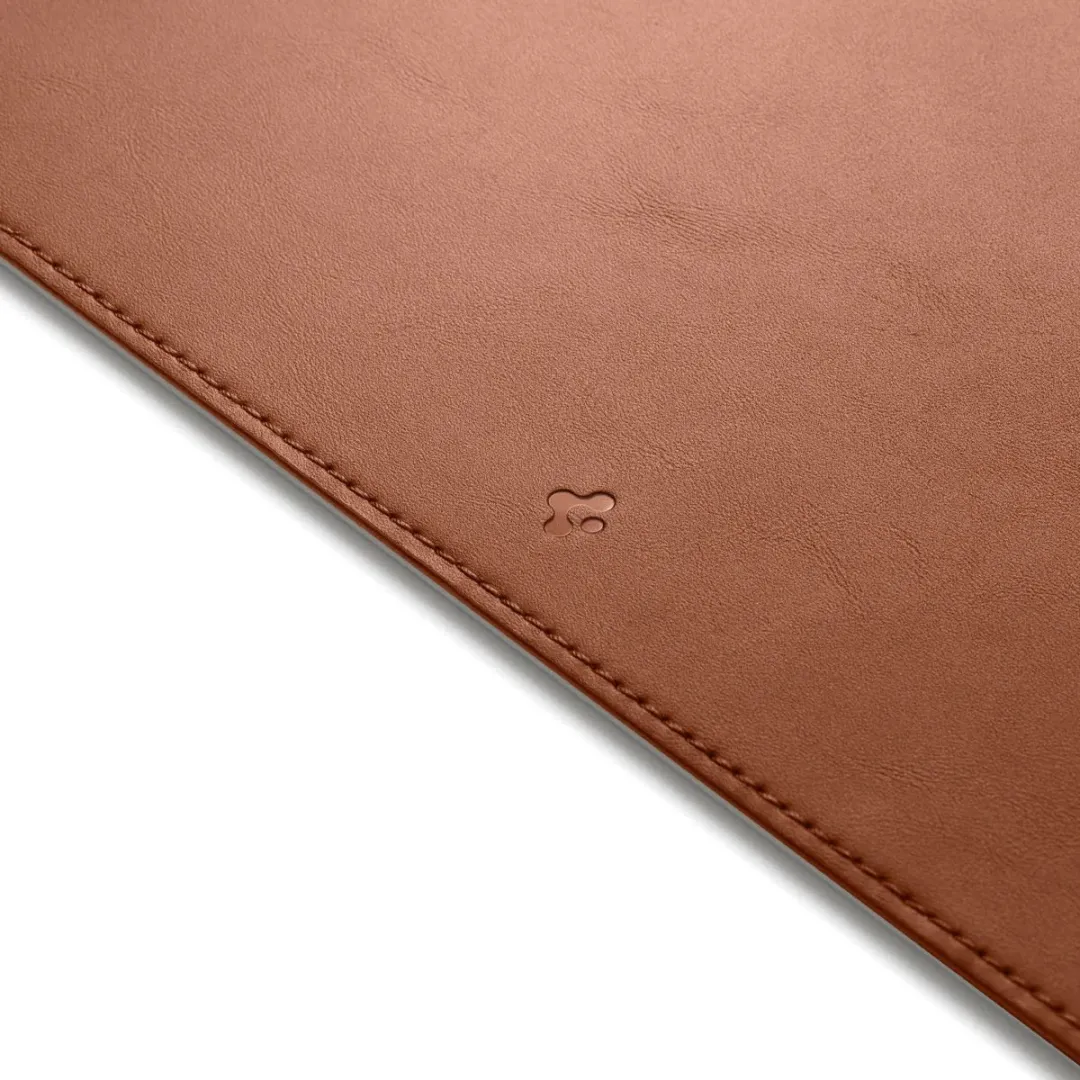 Spigen LD302 Desk Pad Muismat XXL - Bruin