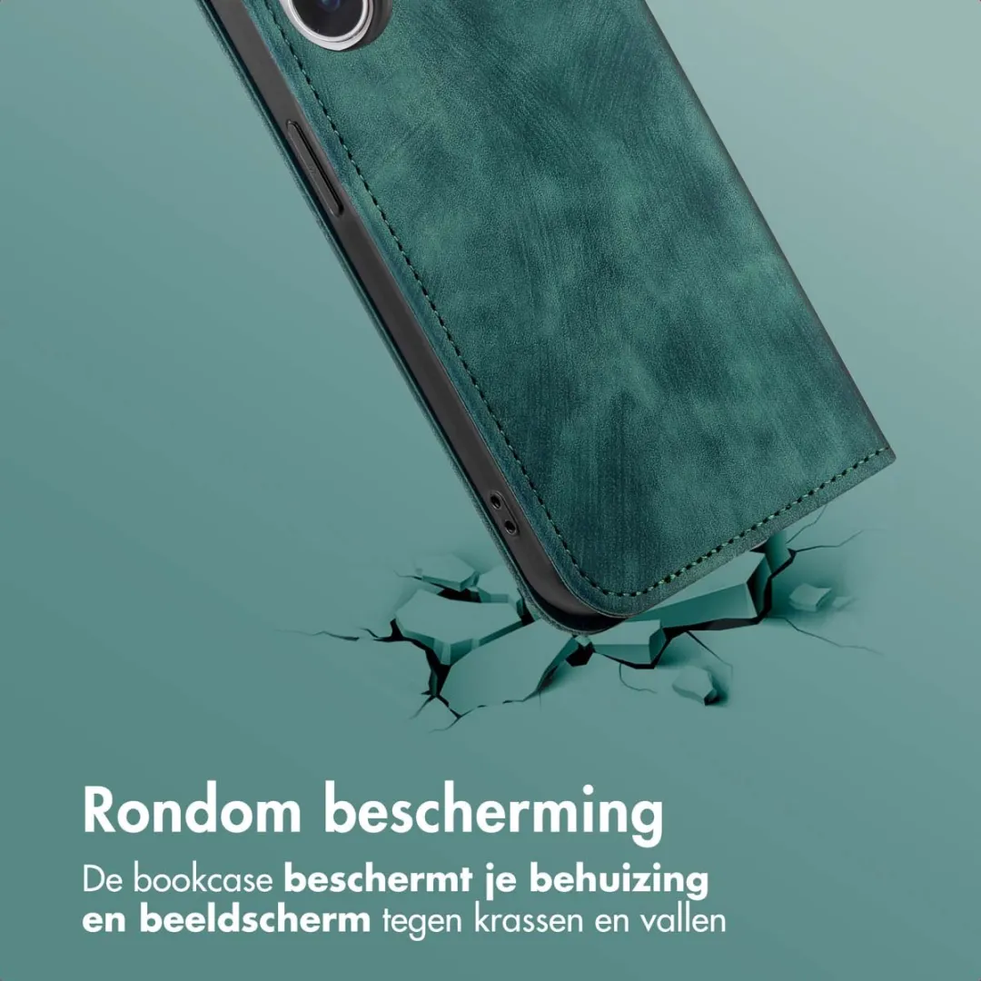 Imoshion iPhone 16 Slim Bookcase Hoesje - 2 Pasjes - Groen