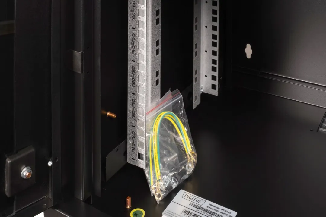 Digitus DN-19 07-U-SW Wandrek - Zwart