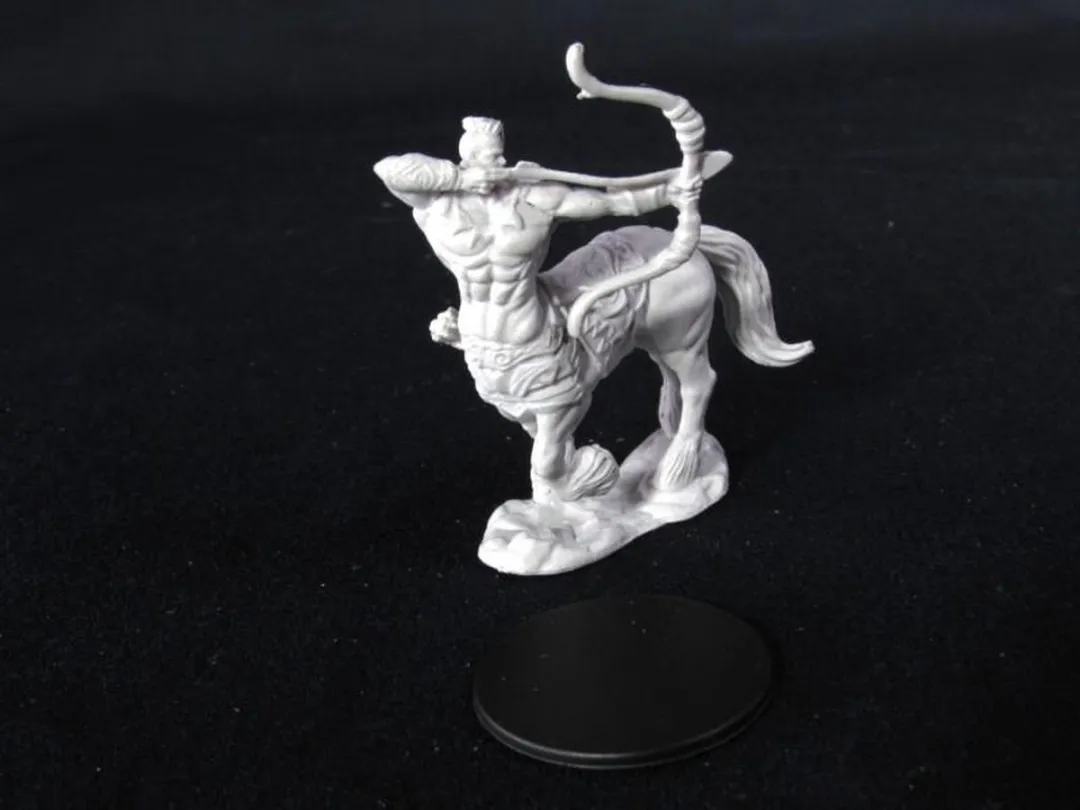 Wizkids D&D Nolzur's Marvelous Miniatures Centaur - Grijs
