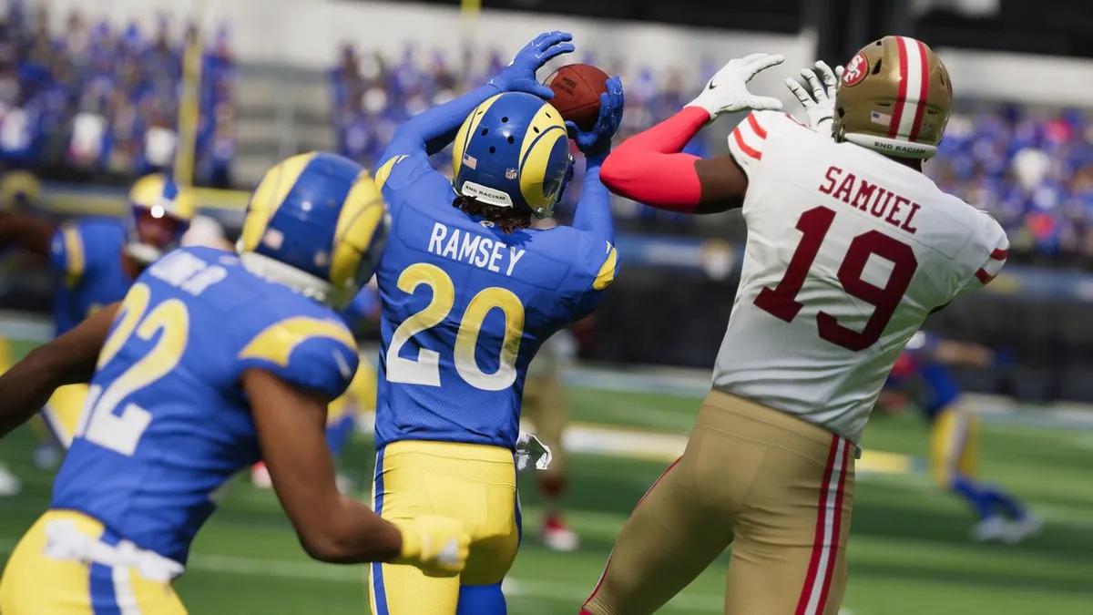 EA Madden NFL 22 - Xbox One - 4 Spelers Online