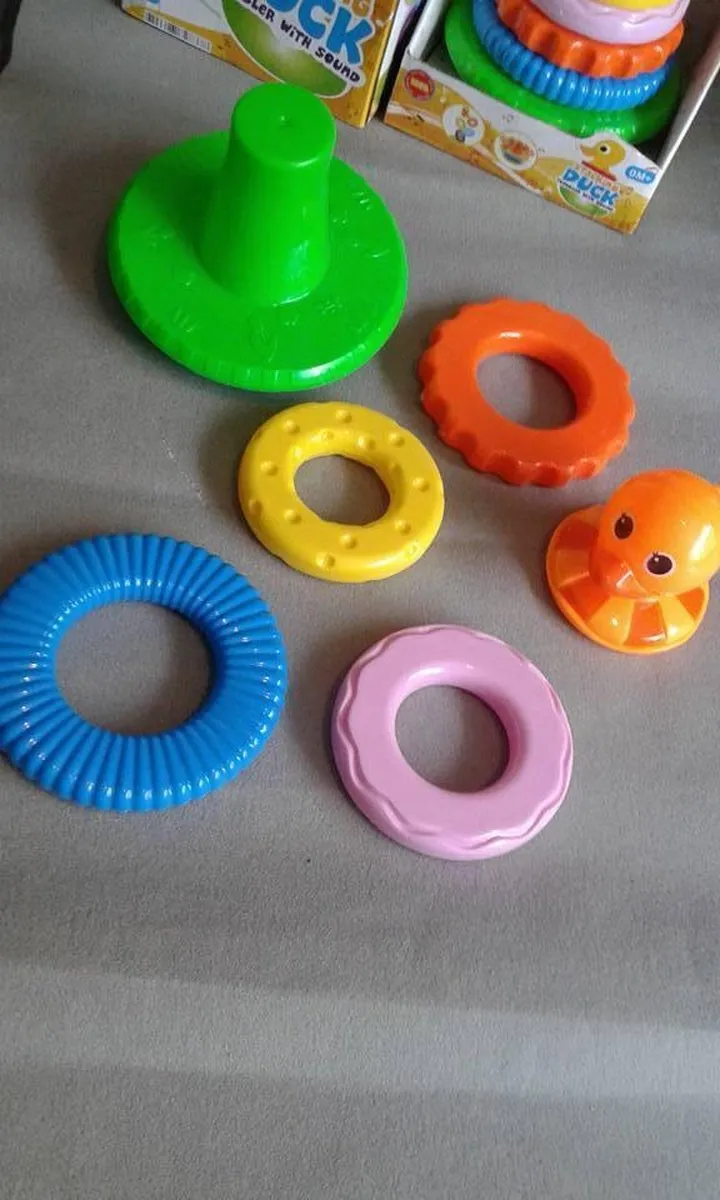 Toi-Toys Eend Tuimelaar met Geluid - 5 Kleuren