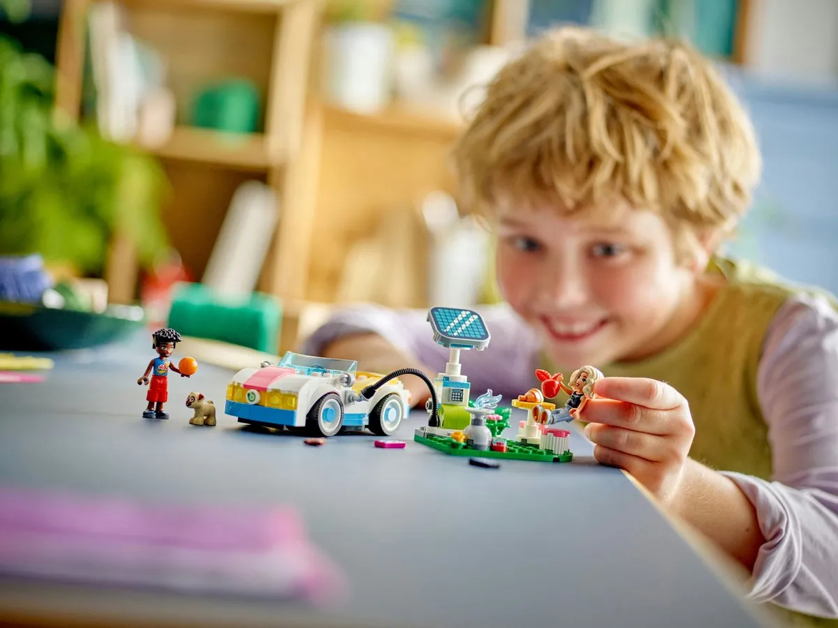 LEGO Friends Elektrische Auto 42609 - 170 Stukken - 2 Minifiguren